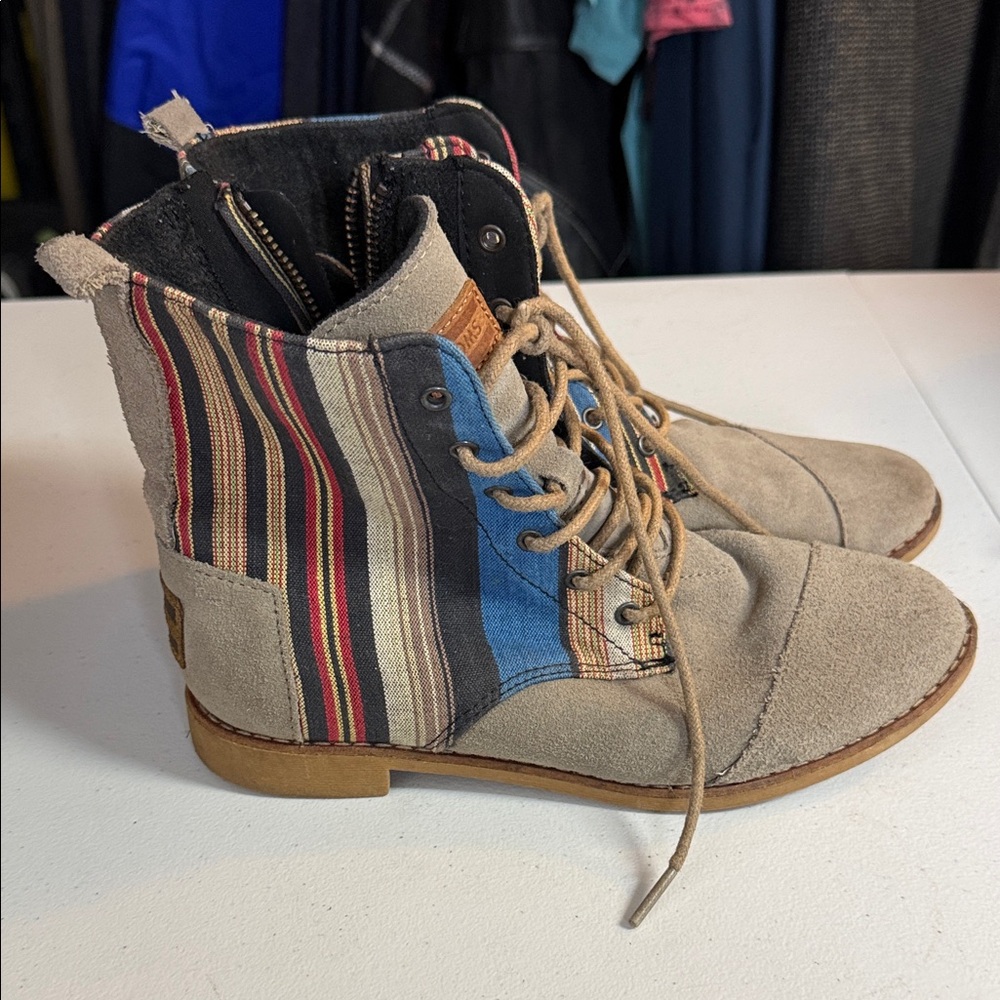 TOMS Suede Striped Lace Up Ankle Boots Tan Multi Color 380514 Womens 6.5